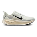 Vomero 18 Neutralschuh Herren - weiß, grau