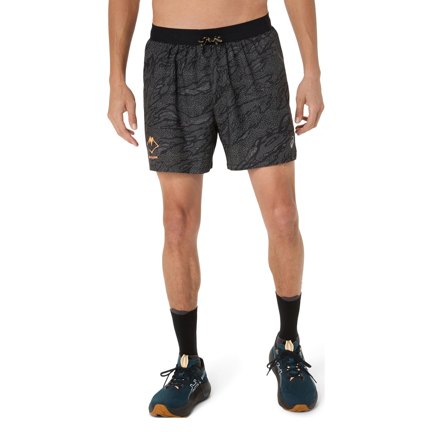 ASICS Fujitrail AOP 5in Laufshorts Herren-Schwarz