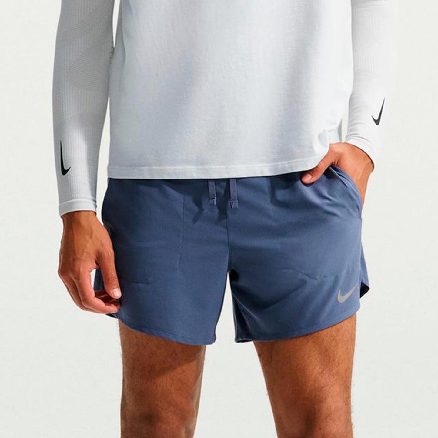 Nike Stride 5in  Laufshorts Herren - blaugrau, silber