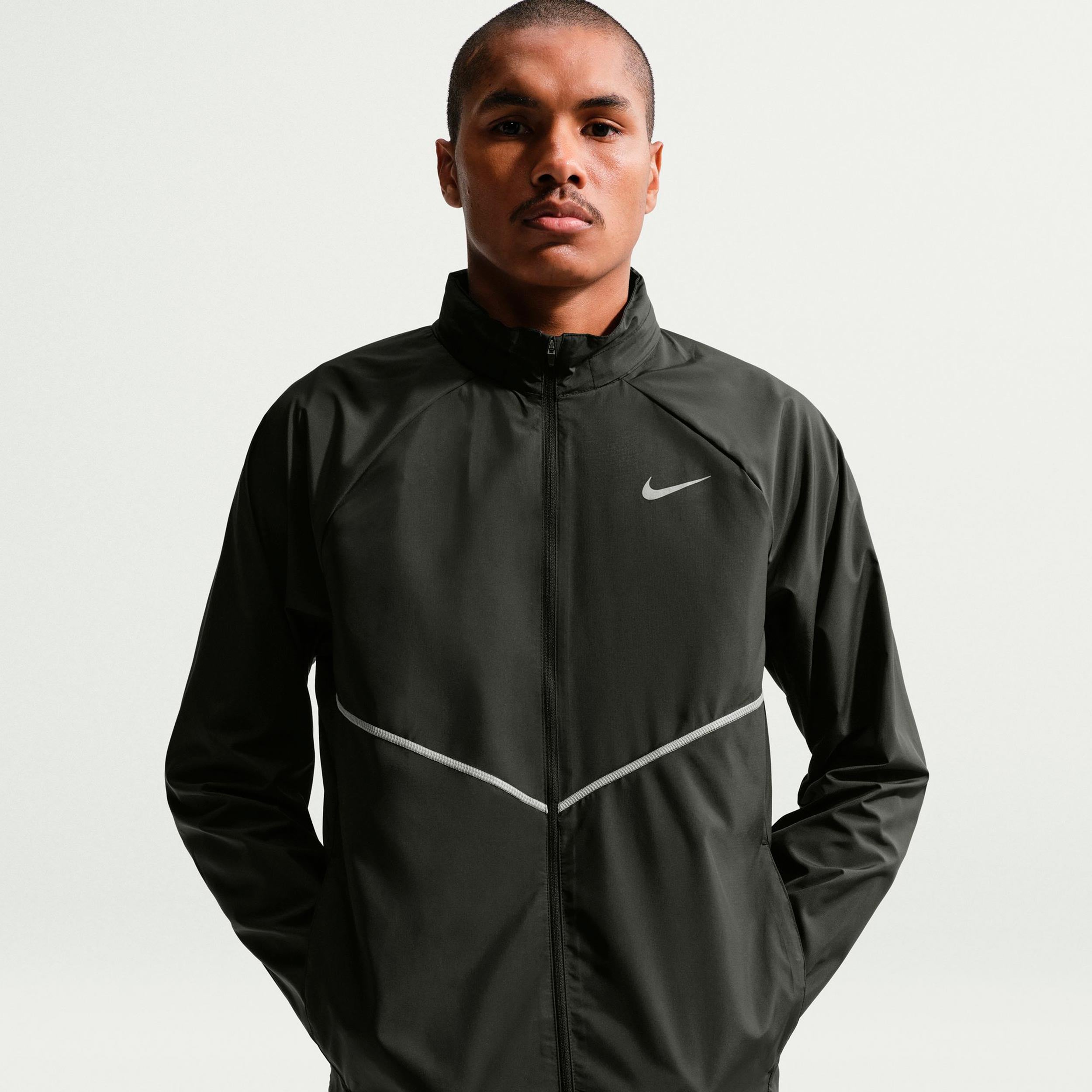Nike Miler  Laufjacke Herren - schwarz, schwarz