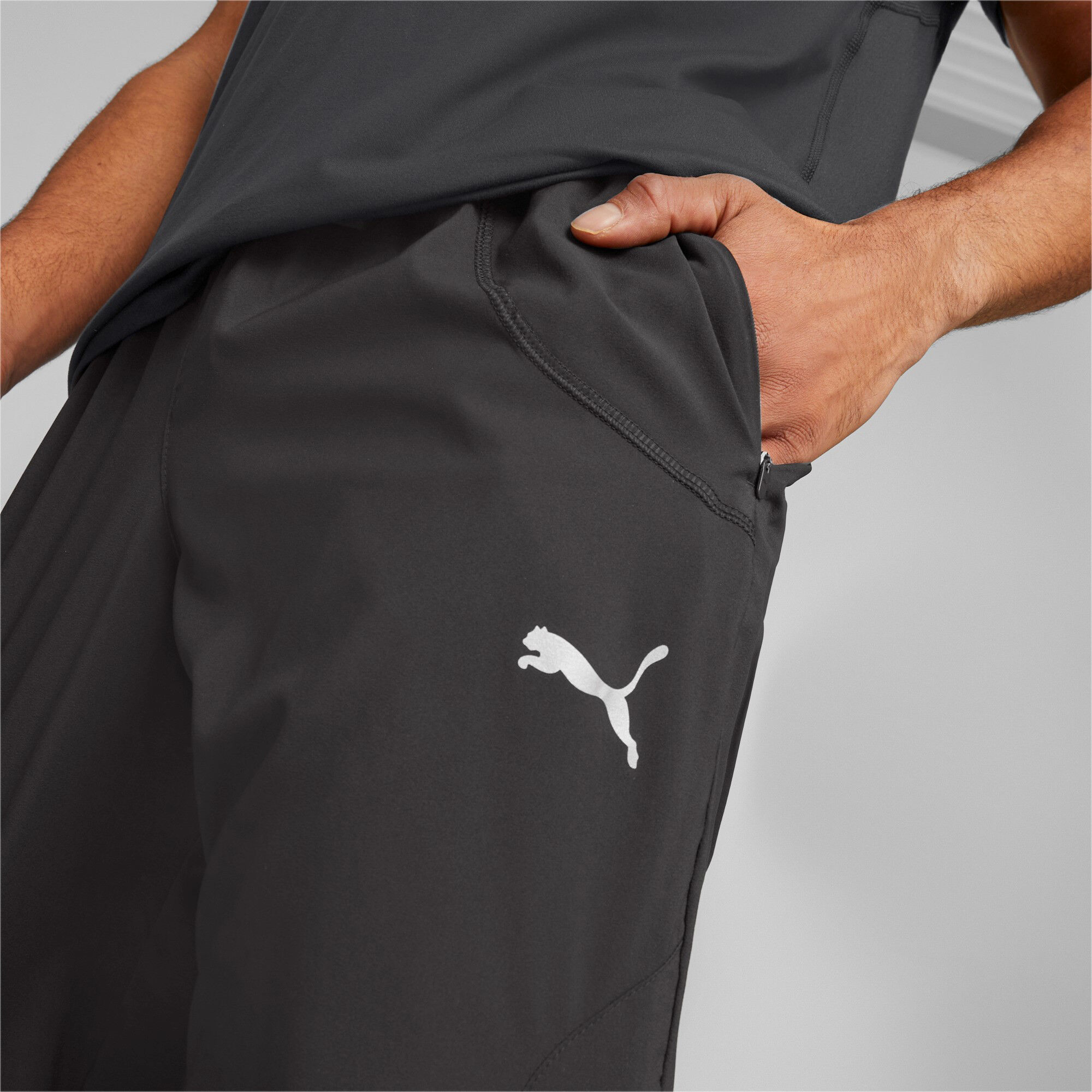 Puma Run Tapered Woven Laufhose Herren Schwarz online kaufen Running Point AT